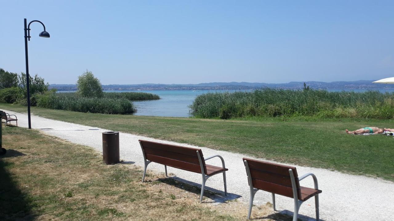 Villa Ida - 2 Bedrooms Apartment With Private Garden Sirmione Exterior foto